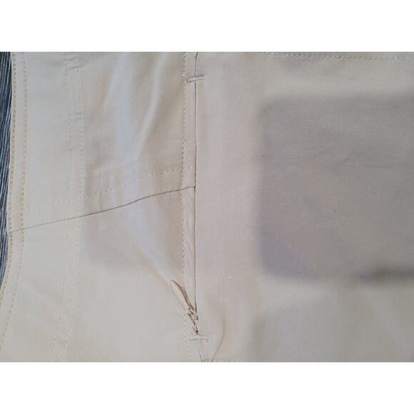 Huk Performance Frabric Women's Tan Shorts size XL NWOT #9‎ - Picture 4 of 4